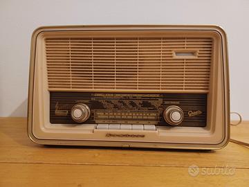 Radio d'epoca Graetz Vollsuper-Komtess 611