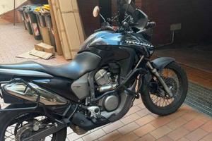 Moto Honda transalp 700