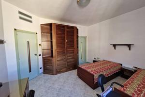 Stanza in appartamento di 25 m² a Napoli