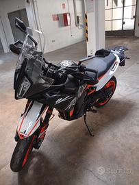 KTM 890 smt