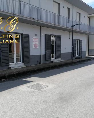 Locale/Ufficio 100 mq a Parete