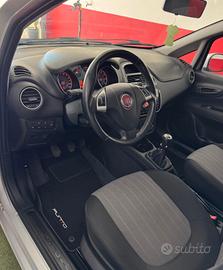 FIAT  PUNTO MODELLO EMOTION,
1.2 BENZINA  70 CV 
