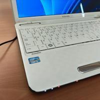 Toshiba L755, I5, Ram 8GB, GT525M-2GB, SSD, Win11