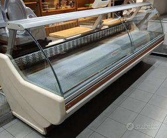 Banco frigo salumi MT 3 e spalliera frigo MT 1.30