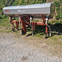 spandi concime 4 fille 