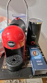 Macchinetta caffè con montalatte  lavazza 