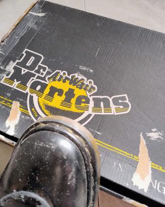 Dr Martens anfibi scarpe 