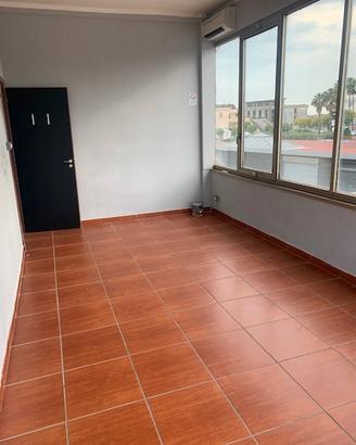 Vari grandezze uffici pronti in palazzina polifunz