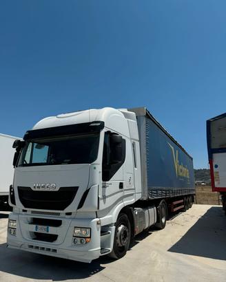 Trattore stradale Iveco Ecostralis + rimorchio