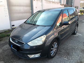 Ford Galaxi 7 Posti tenuto bene