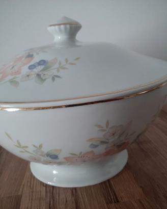 Zuppiera "Fine porcelaine Egypt"