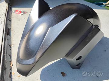 PARAFANGO ANTERIORE ORIGINALE KYMCO AK550