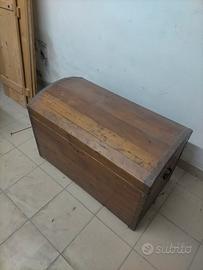 vecchio baule da viaggio 