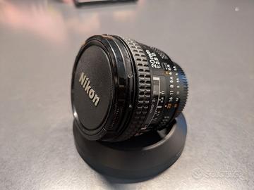 Nikon AF Nikkor 20mm 2.8D Obiettivo + Paraluce