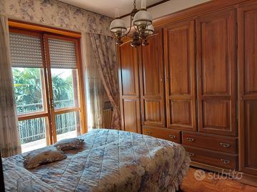 Camera da letto in legno massiccio