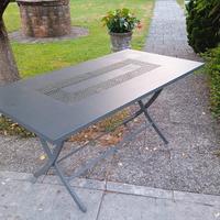 tavolo rettangolare con sei sedie 