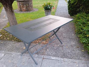 tavolo rettangolare con sei sedie 