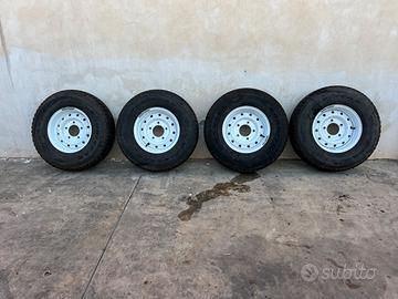 Cerchi e gomme Defender