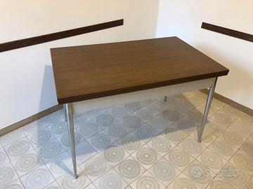 Tavolo in formica vintage 120/197 x74