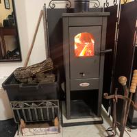 Stufa legna piccola - perfetta fino a 30mq
