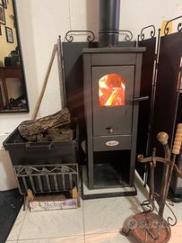 Stufa legna piccola - perfetta fino a 30mq