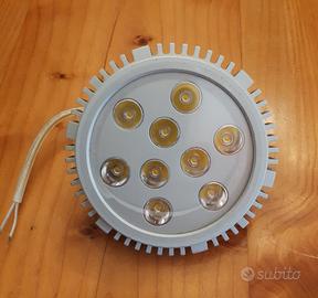 LAMPADA A LED PER TEATRO O BIBLIOTECA