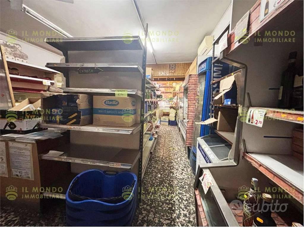Palazzo / Stabile di 300 m² con 5 locali a Cabiate - Vista 6