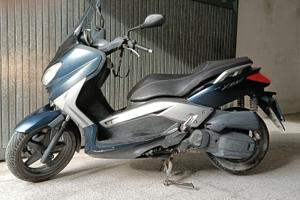 Scooter Yamaha X-MAX