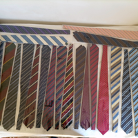 61 cravatte vintage perlopiù di alta manifattura