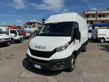 Iveco daily 35s14 furgone 019