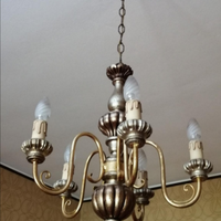 Lampadario vintage in legno