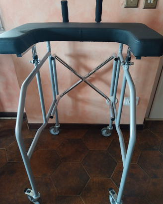 Deambulatore per fisioterapia