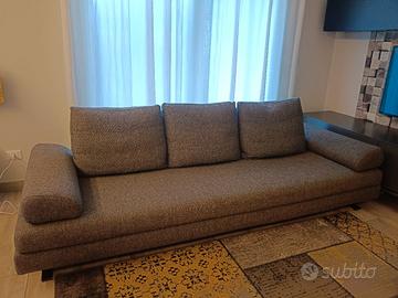 divano in ottime condizini
