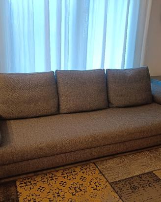 divano in ottime condizini