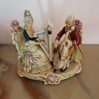 statuetta in porcellana 