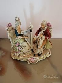 statuetta in porcellana 