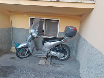 Scarabeo 200