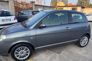 Lancia Ypsilon 1.2 benzina neopatentati