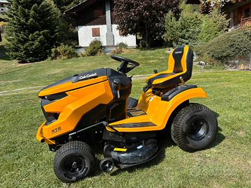 Trattorino taglia erba