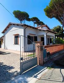 Marina di Pietrasanta 300m dal mare