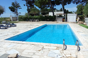 Casa piscina salento puglia brindisi mare si cani