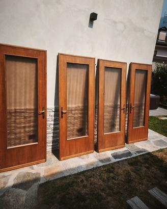 porte di legno con vetro 