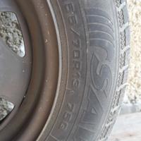 Ford fiesta 4 cerchi ferro con pneumatici 