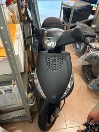 Scooter Piaggio Zip anno 2021