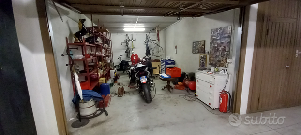 Garage 25 mq al coperto ingresso larghissimo