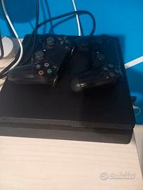 PLAY STATION 4 più quattro giochi