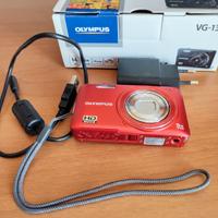Fotocamera Olympus VG-130 rossa