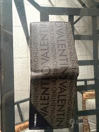 Portafoglio valentino