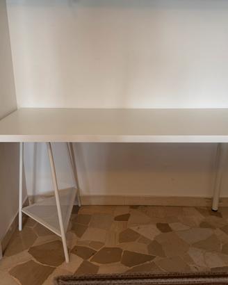 Scrivania IKEA bianca 140x60 cm – €30