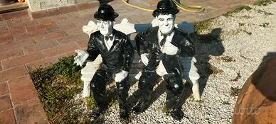Stanlio e Ollio Scultura in Cemento 65  x 75 cm